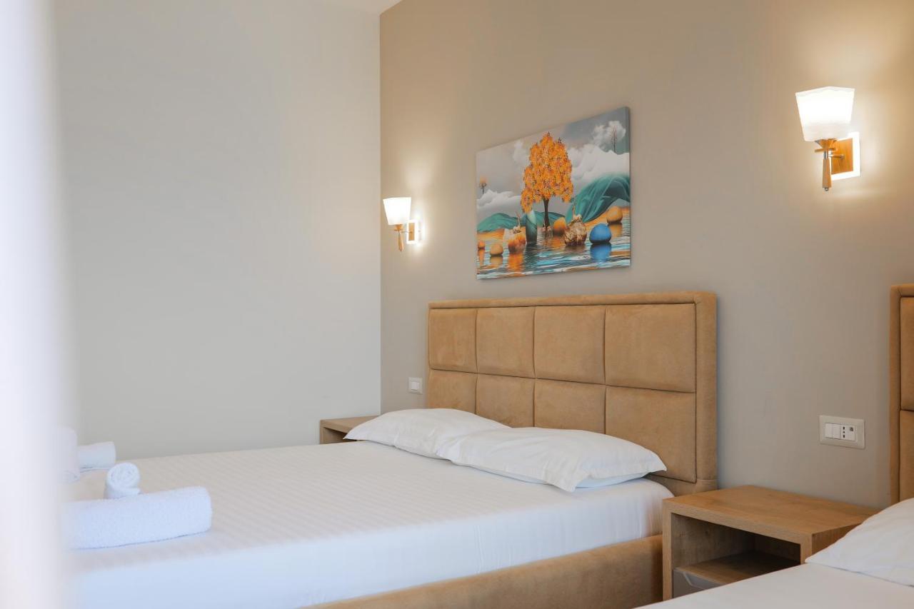 Roalb Hotell Radhimë