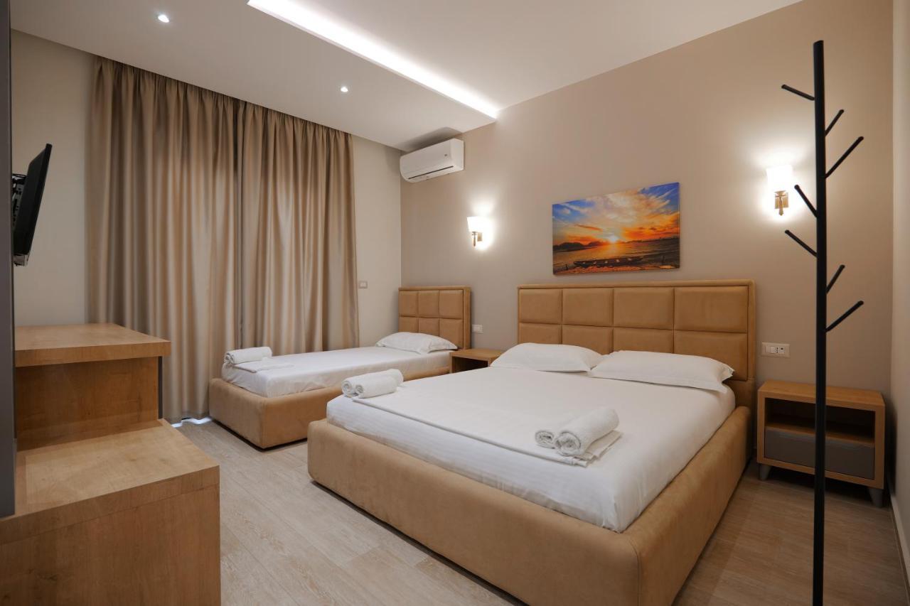 Hotell Roalb Radhimë