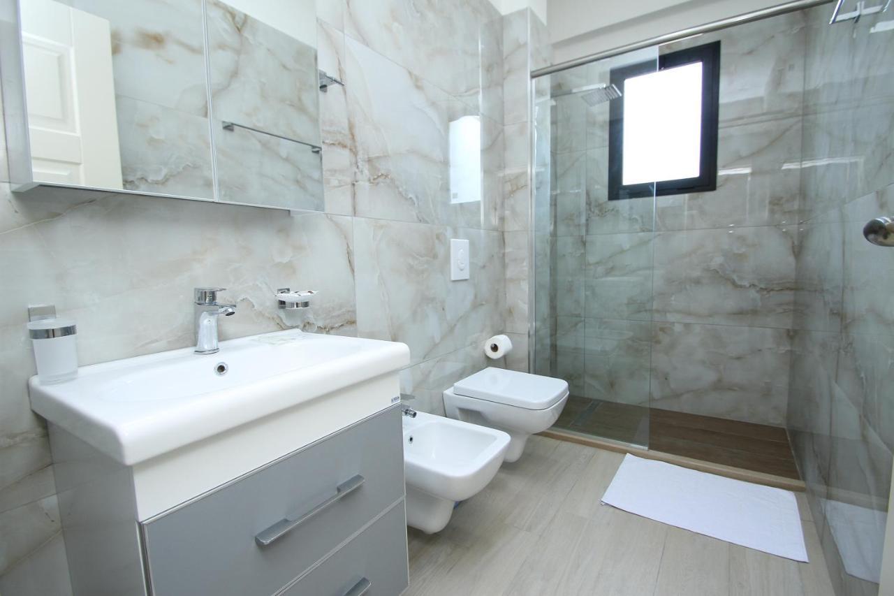 Hotell Roalb Radhimë